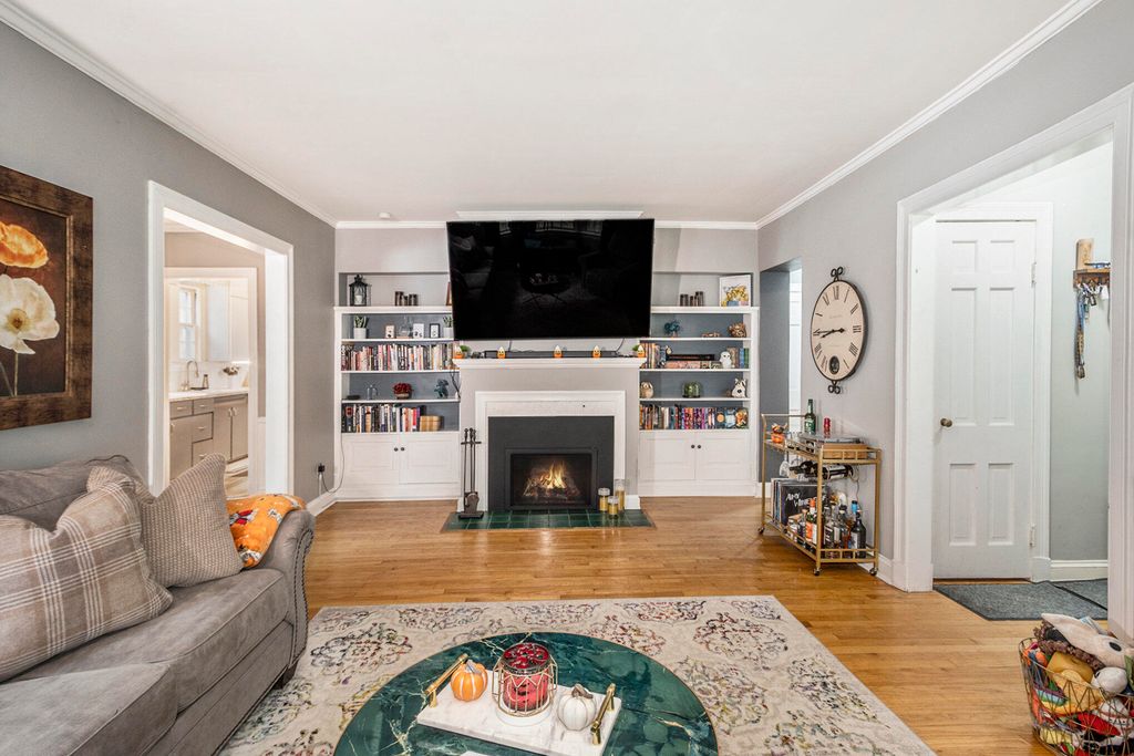 Photo of 1555 Beardsley Avenue, Muskegon, MI 49441 (MLS # 25053446)