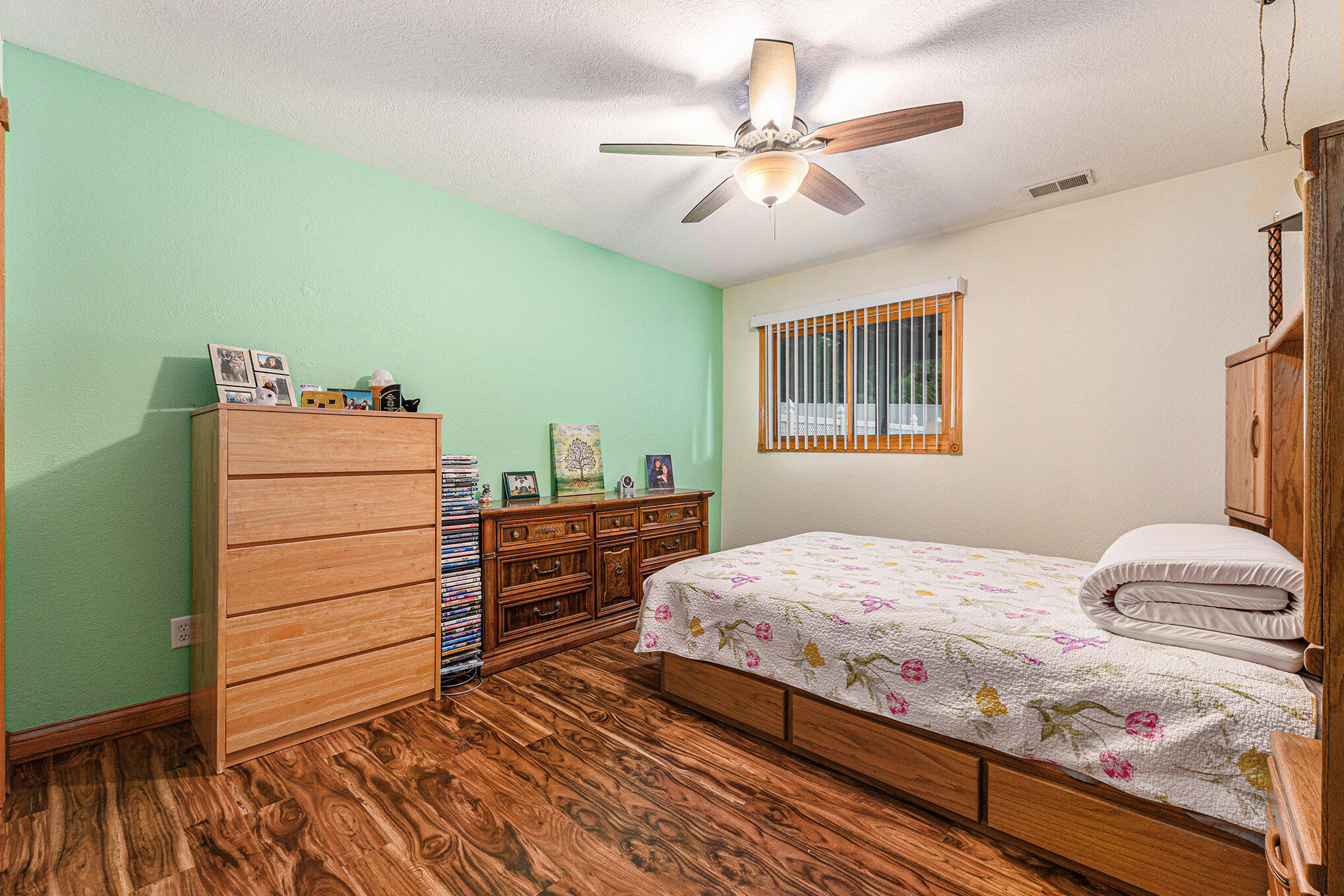 Augusta, Michigan 49012, United States, 5 Bedrooms Bedrooms, ,4 BathroomsBathrooms,Residential,Active,161784