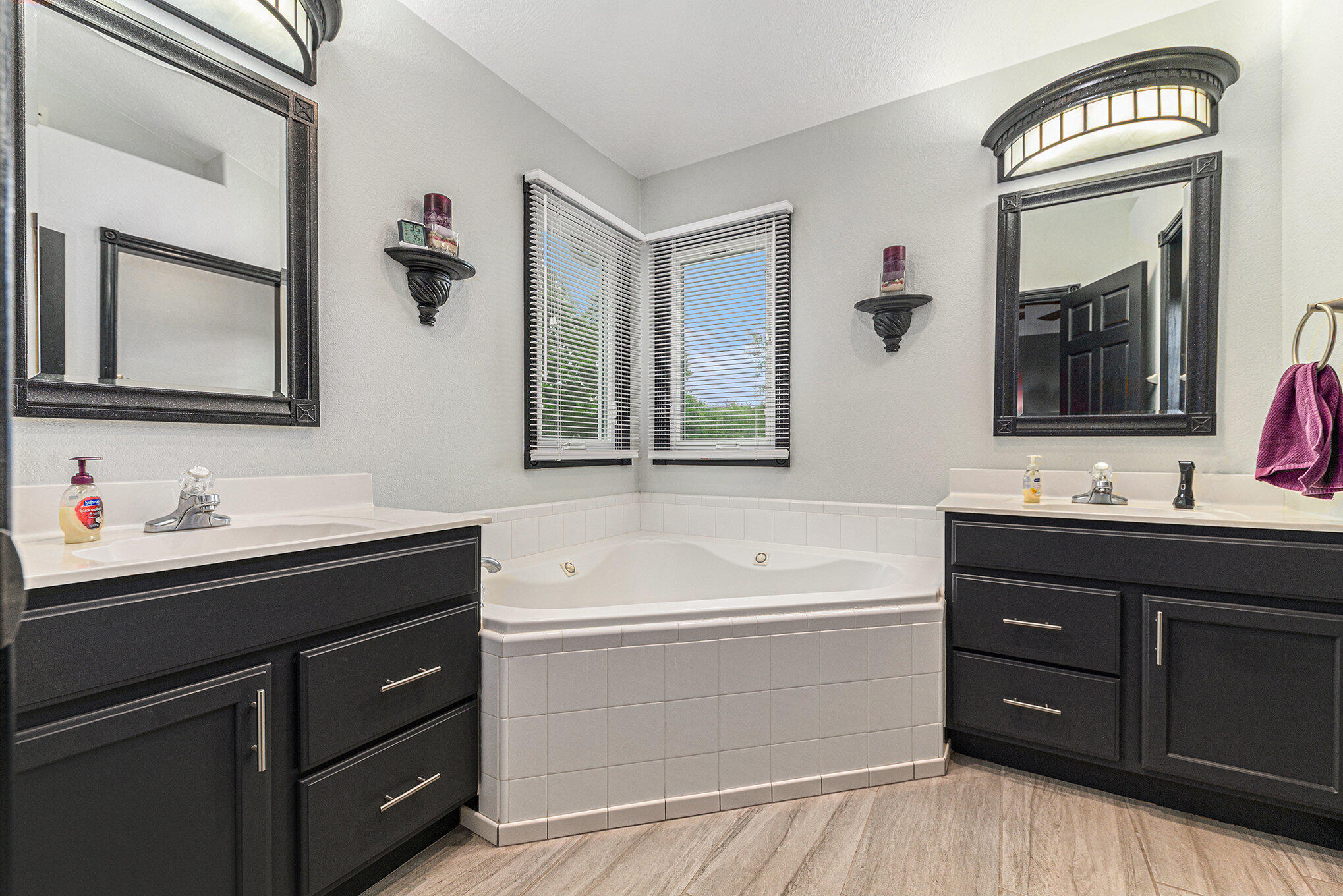 Augusta, Michigan 49012, United States, 5 Bedrooms Bedrooms, ,4 BathroomsBathrooms,Residential,Active,161784