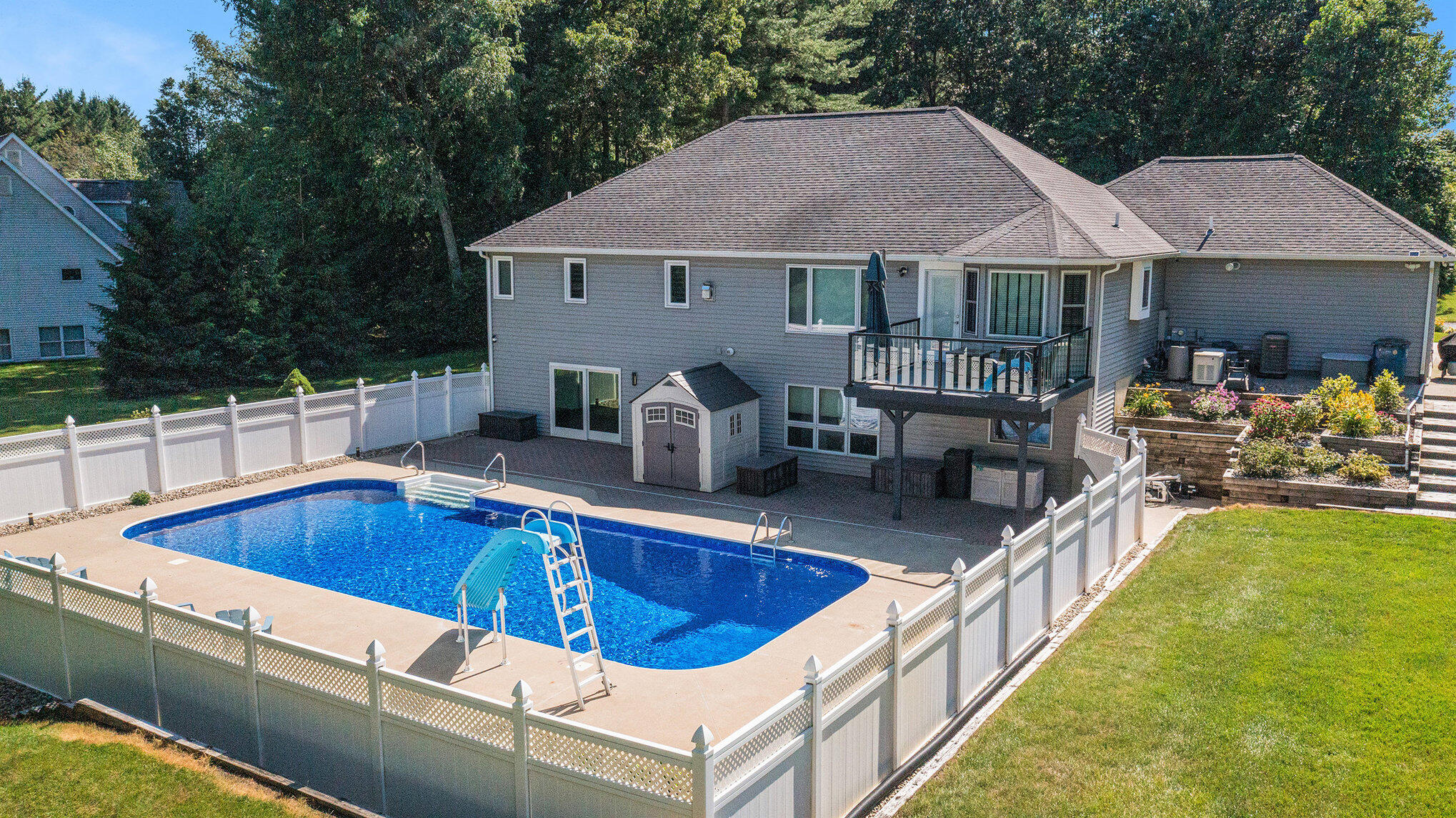 Augusta, Michigan 49012, United States, 5 Bedrooms Bedrooms, ,4 BathroomsBathrooms,Residential,Active,161784