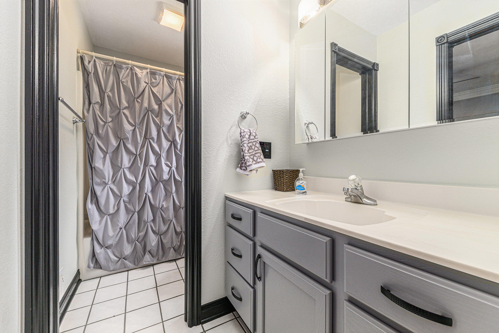 Augusta, Michigan 49012, United States, 5 Bedrooms Bedrooms, ,4 BathroomsBathrooms,Residential,Active,161784