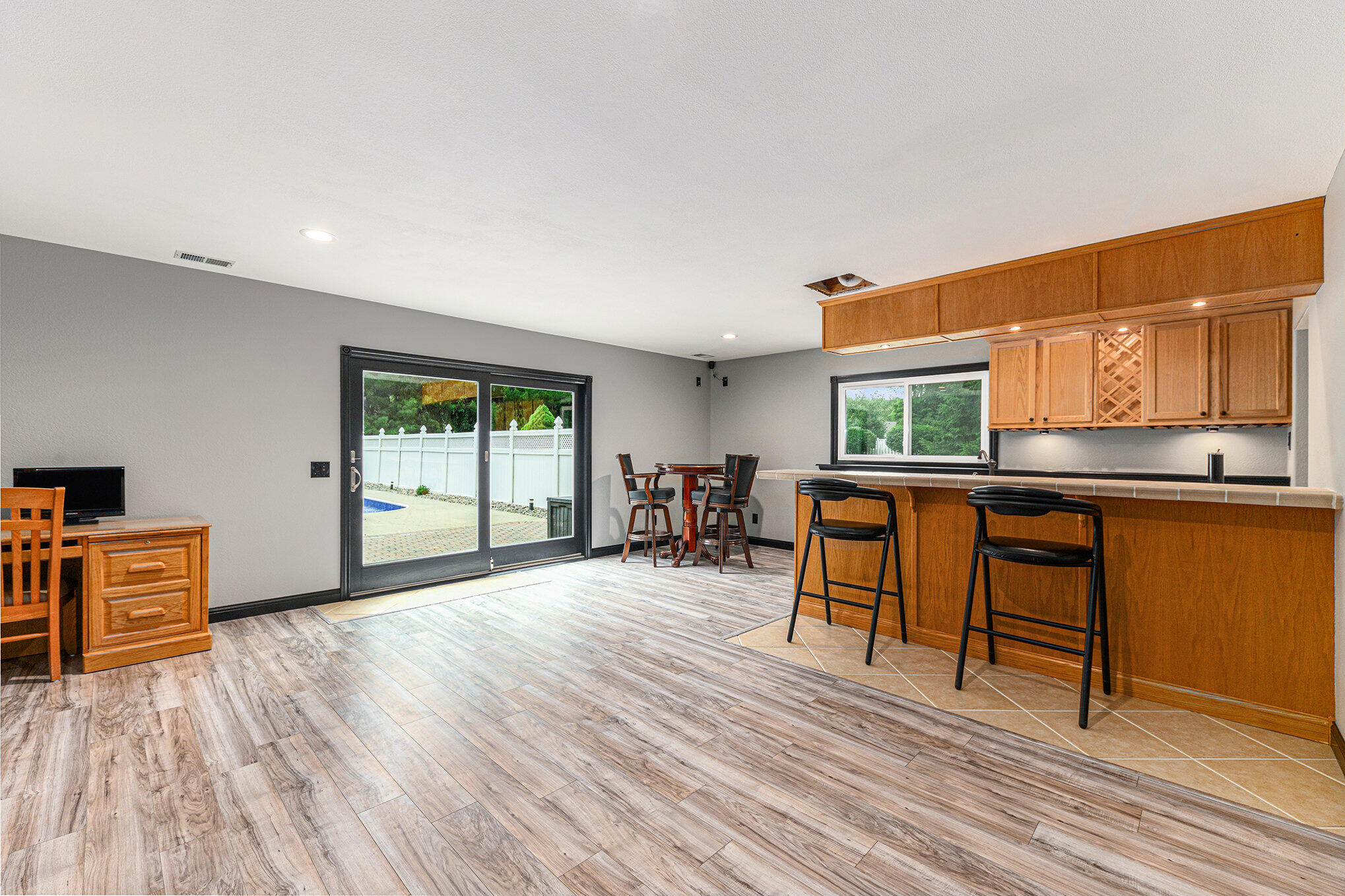 Augusta, Michigan 49012, United States, 5 Bedrooms Bedrooms, ,4 BathroomsBathrooms,Residential,Active,161784