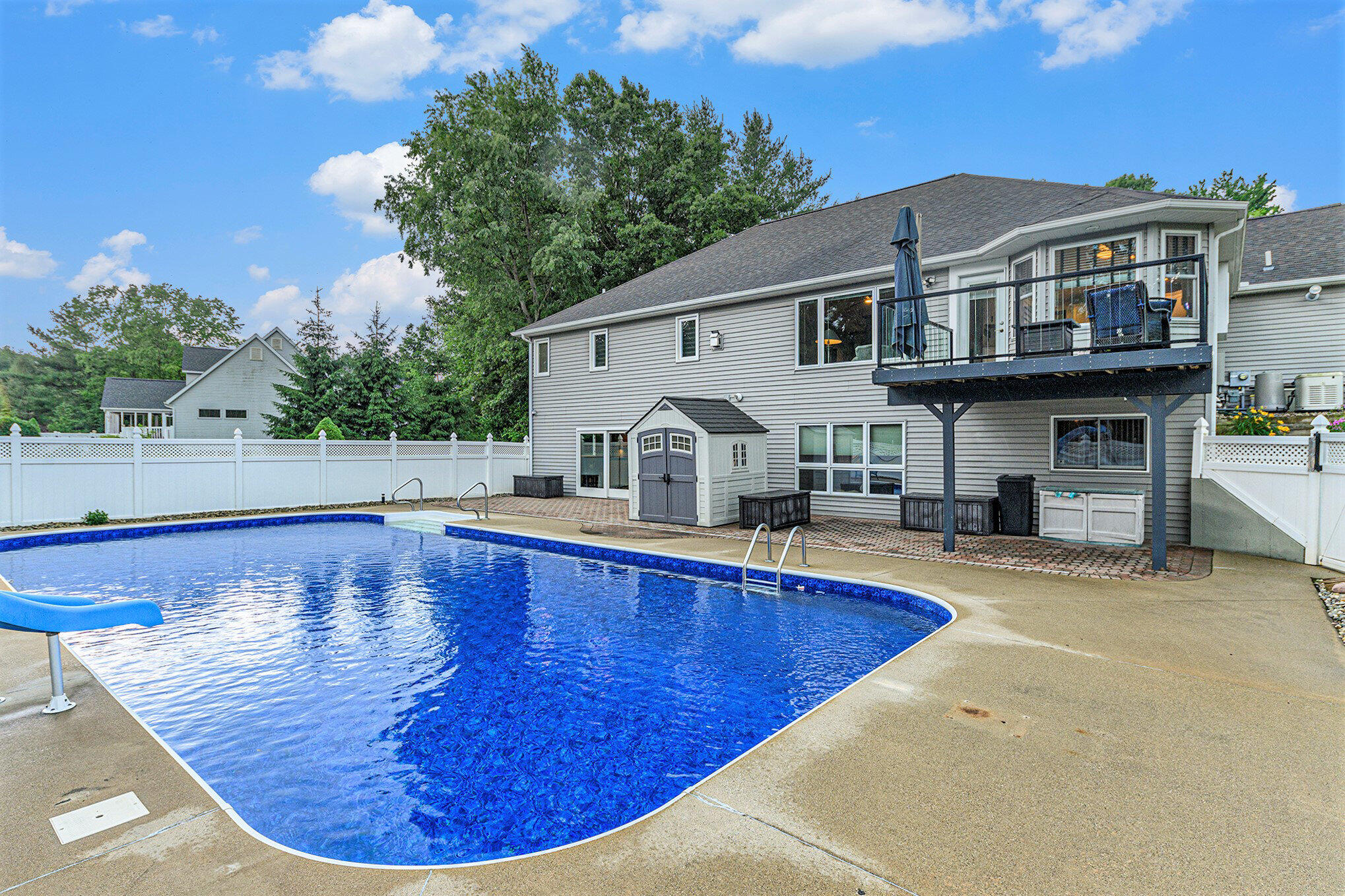 Augusta, Michigan 49012, United States, 5 Bedrooms Bedrooms, ,4 BathroomsBathrooms,Residential,Active,161784