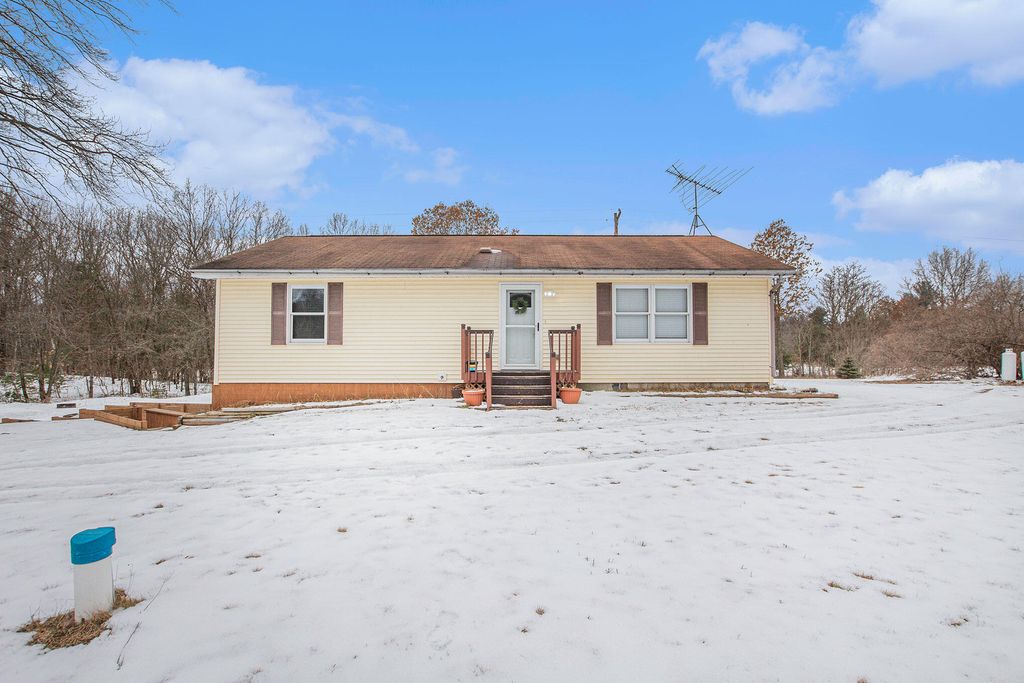 Photo of 13691 S Elder Avenue, Grant, MI 49327 (MLS # 23006344)