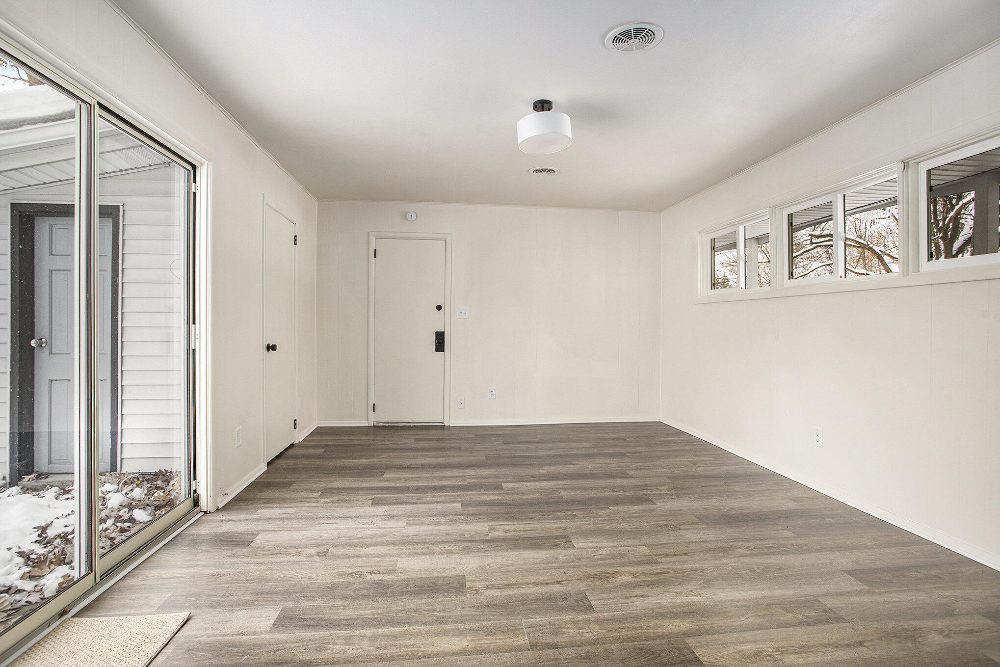 Battle Creek, Michigan 49037, United States, 3 Bedrooms Bedrooms, ,1 BathroomBathrooms,Residential,Active,253257