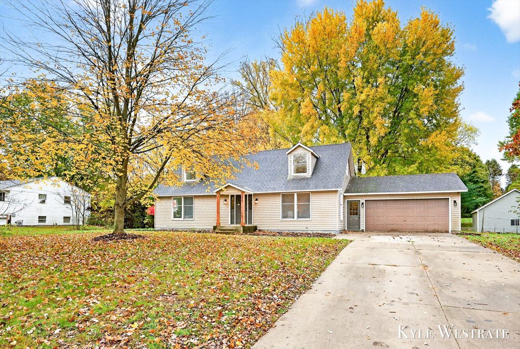Photo of 335 Thomas Street, Allegan, MI 49010 (MLS # 25056511)