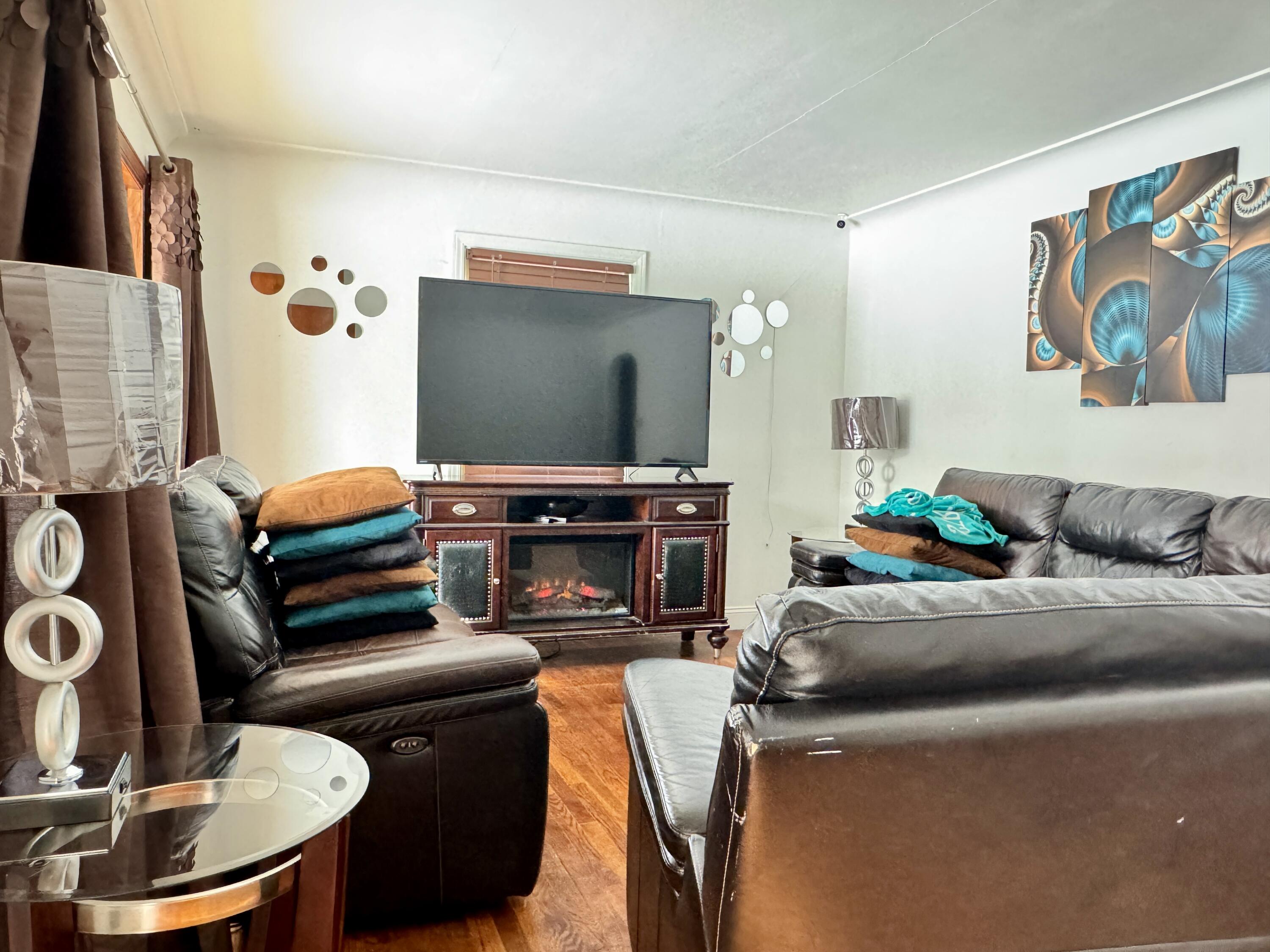 1223 Parchmount Avenue