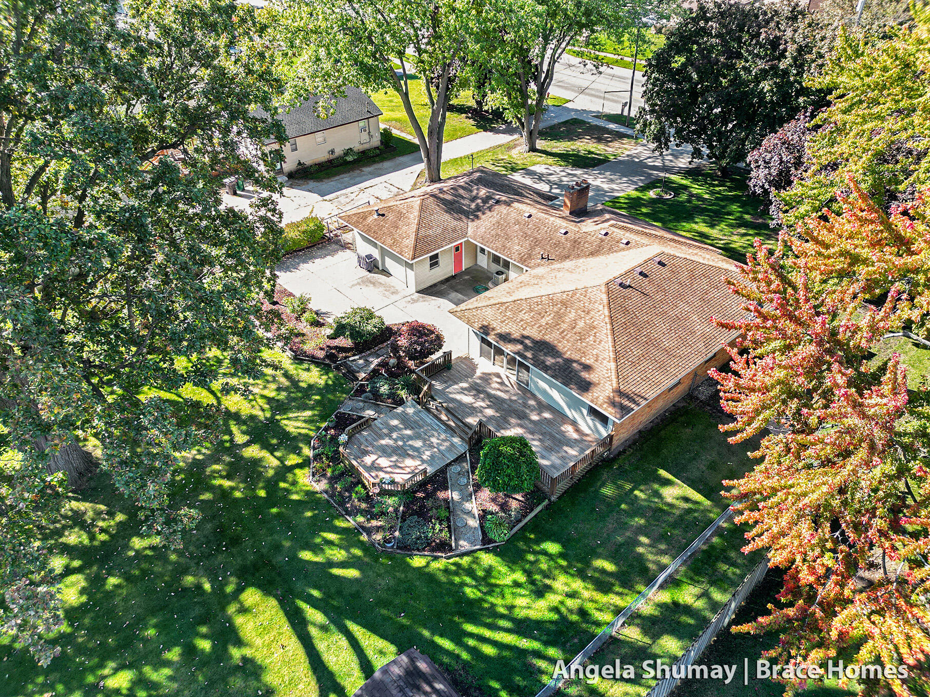 Grandville, Michigan 49418, United States, 3 Bedrooms Bedrooms, ,2 BathroomsBathrooms,Residential,Pending,229303