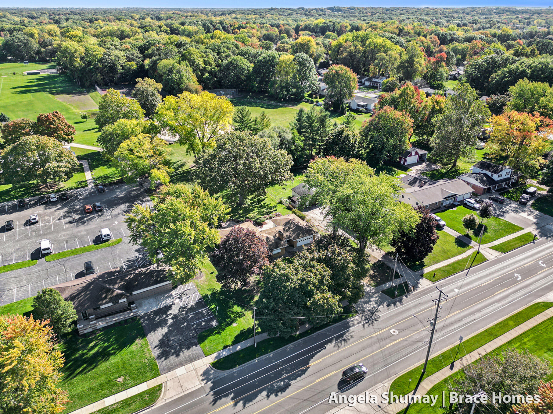 Grandville, Michigan 49418, United States, 3 Bedrooms Bedrooms, ,2 BathroomsBathrooms,Residential,Pending,229303