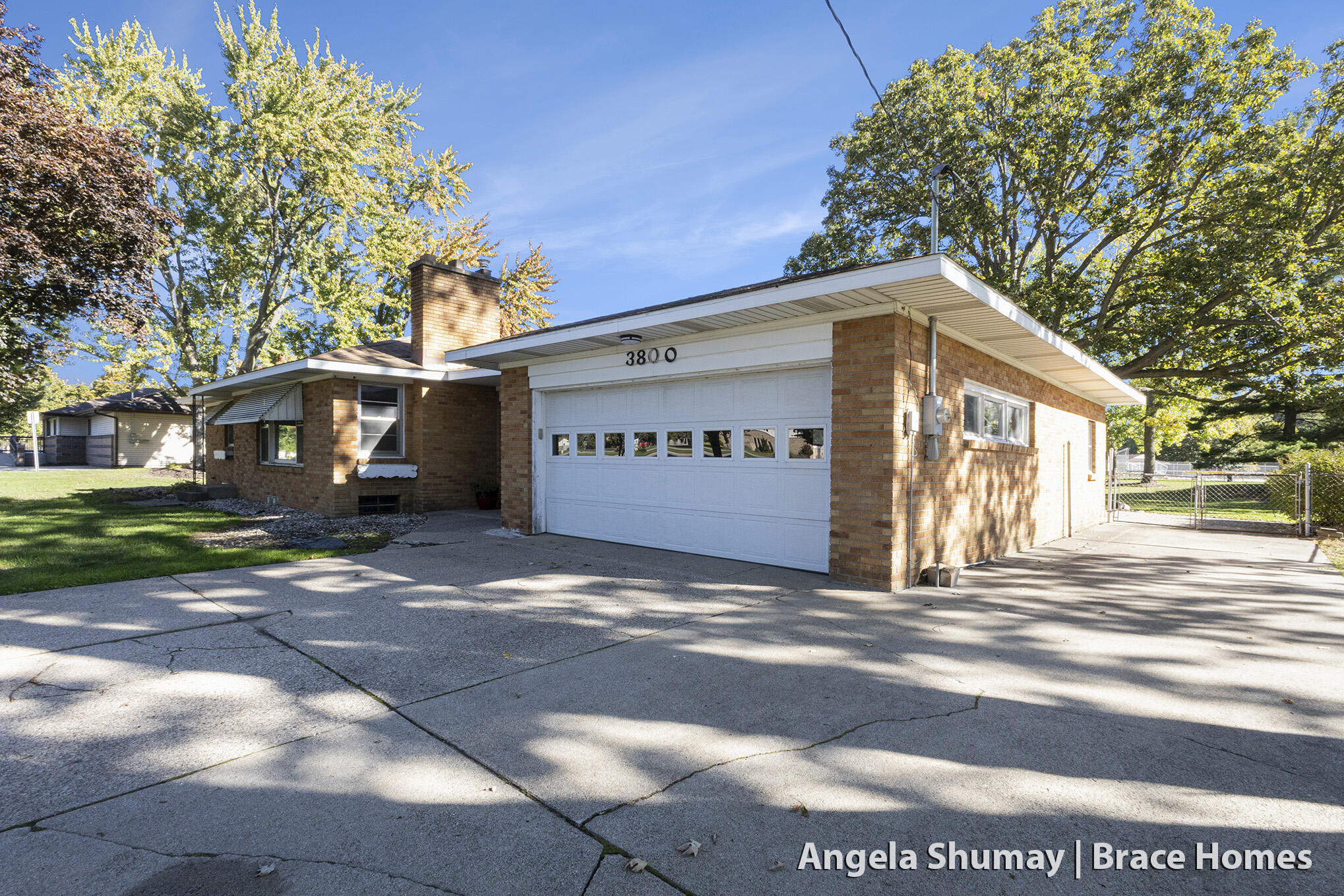 Grandville, Michigan 49418, United States, 3 Bedrooms Bedrooms, ,2 BathroomsBathrooms,Residential,Pending,229303