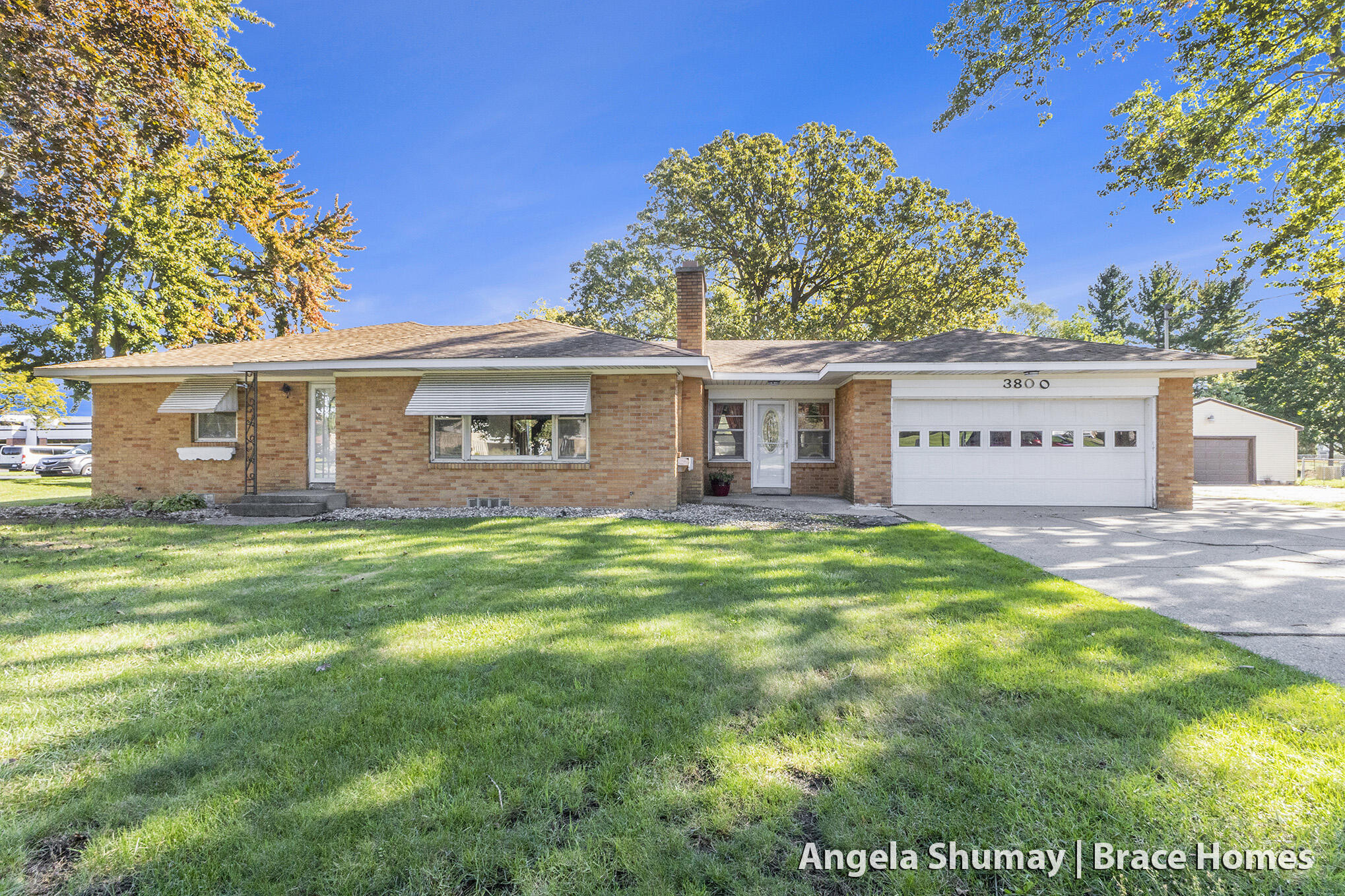 Grandville, Michigan 49418, United States, 3 Bedrooms Bedrooms, ,2 BathroomsBathrooms,Residential,Pending,229303