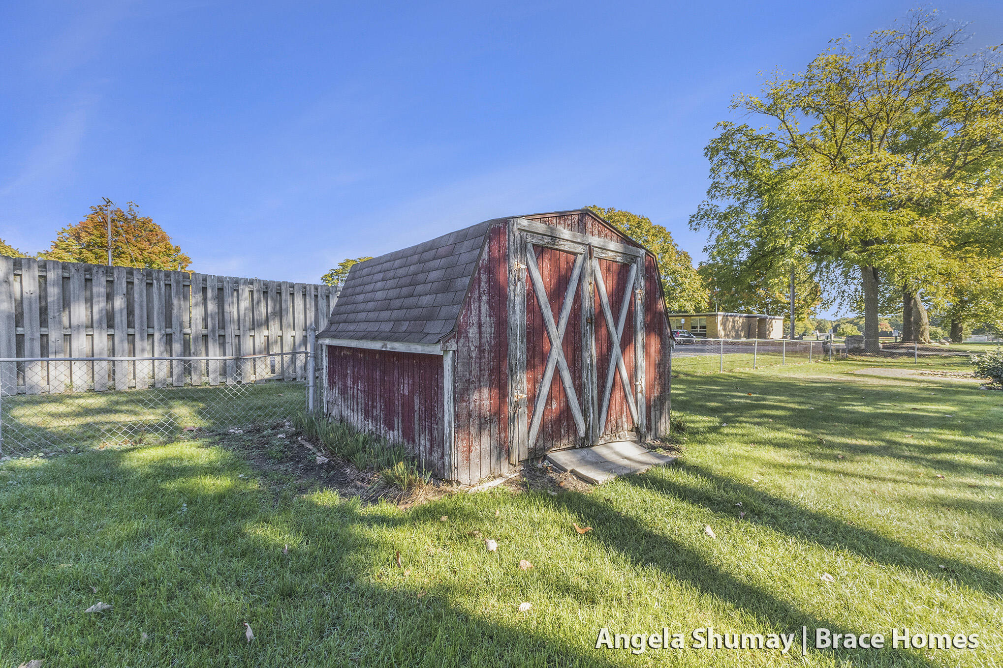 Grandville, Michigan 49418, United States, 3 Bedrooms Bedrooms, ,2 BathroomsBathrooms,Residential,Pending,229303