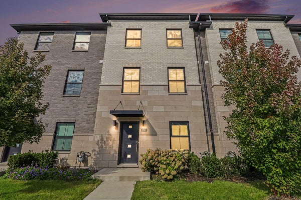 2921 SUMMERS PL, TROY, MI 48084 - Image 67ea0fcc6110c1846bfcda5d32b99466/2897454807