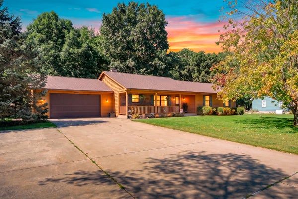 48884 HICKORY LN, MATTAWAN, MI 49071 - Image 67f92b045f966f82fd47f6a56dbde77e/3295231230