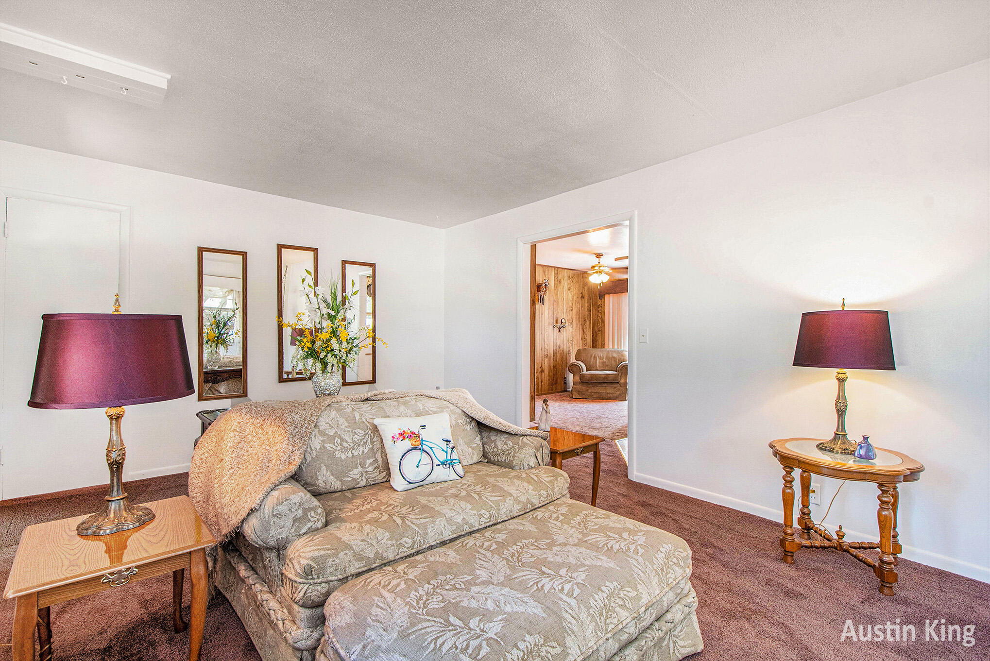 Grand Rapids, Michigan 49504, United States, 2 Bedrooms Bedrooms, ,1 BathroomBathrooms,Residential,Pending,160305