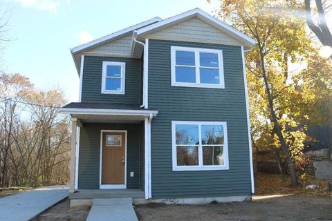 Photo of 92 N State Street, Sparta, MI 49345 (MLS # 25048344)