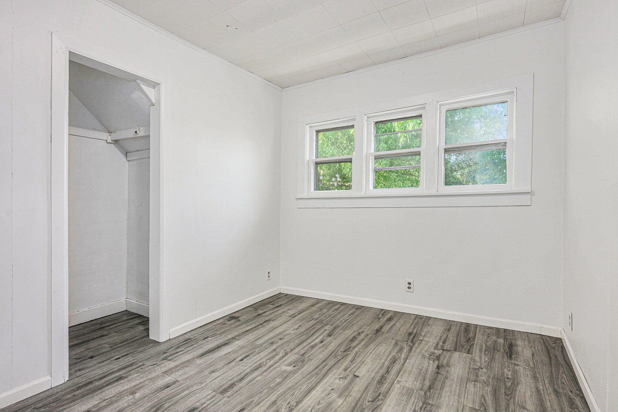 Hartford, Michigan 49057, United States, 2 Bedrooms Bedrooms, ,1 BathroomBathrooms,Residential,Active,214928