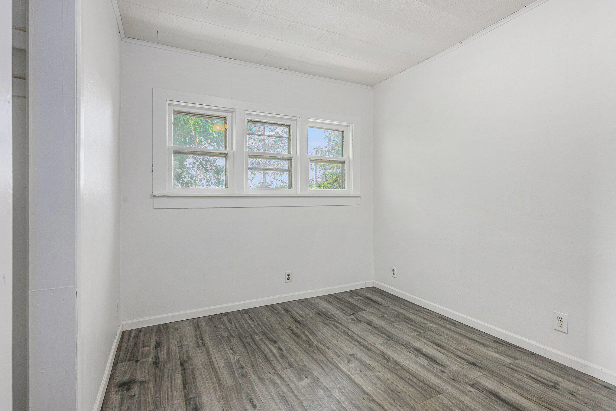 Hartford, Michigan 49057, United States, 2 Bedrooms Bedrooms, ,1 BathroomBathrooms,Residential,Active,214928