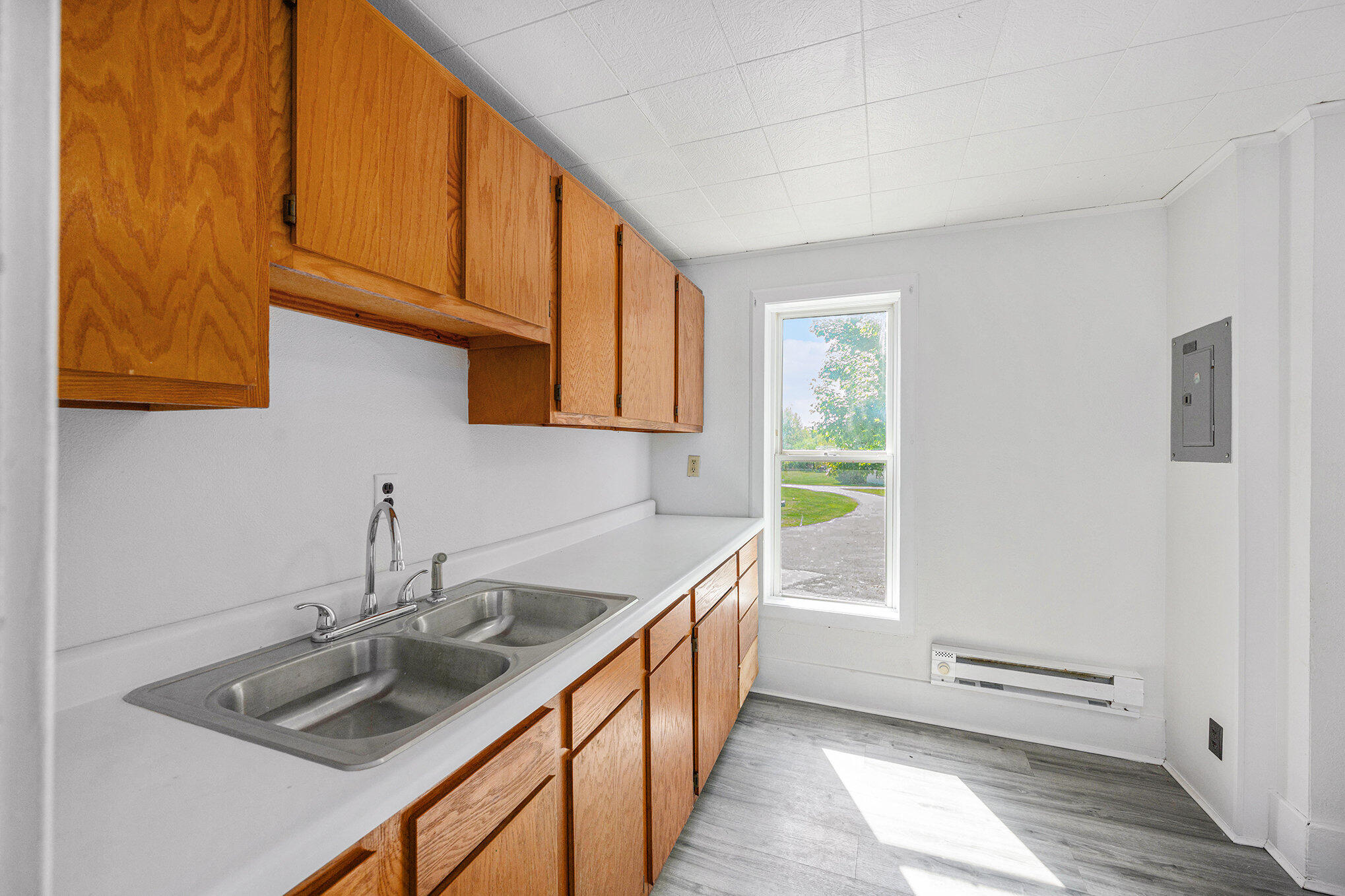 Hartford, Michigan 49057, United States, 2 Bedrooms Bedrooms, ,1 BathroomBathrooms,Residential,Active,214928