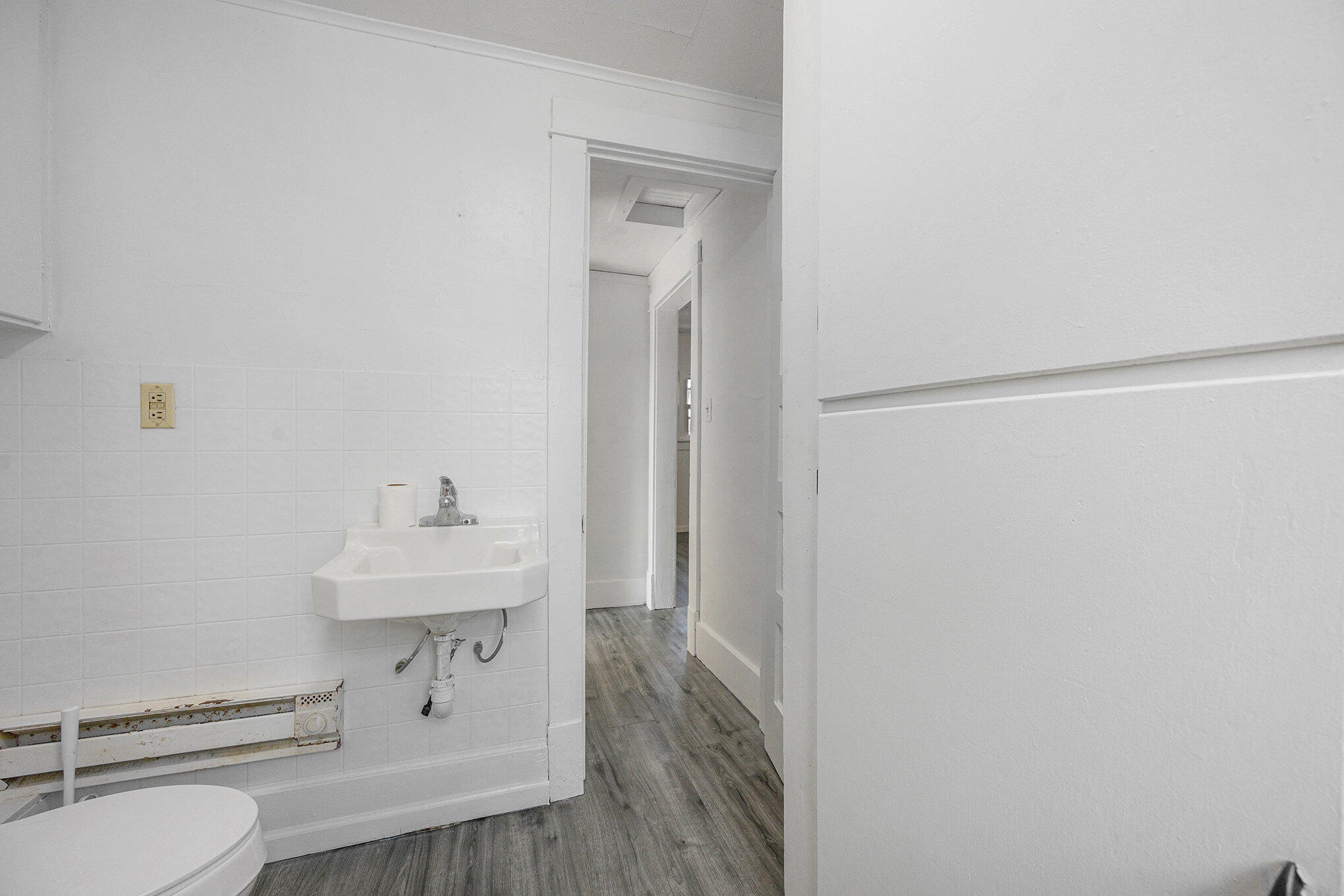 Hartford, Michigan 49057, United States, 2 Bedrooms Bedrooms, ,1 BathroomBathrooms,Residential,Active,214928