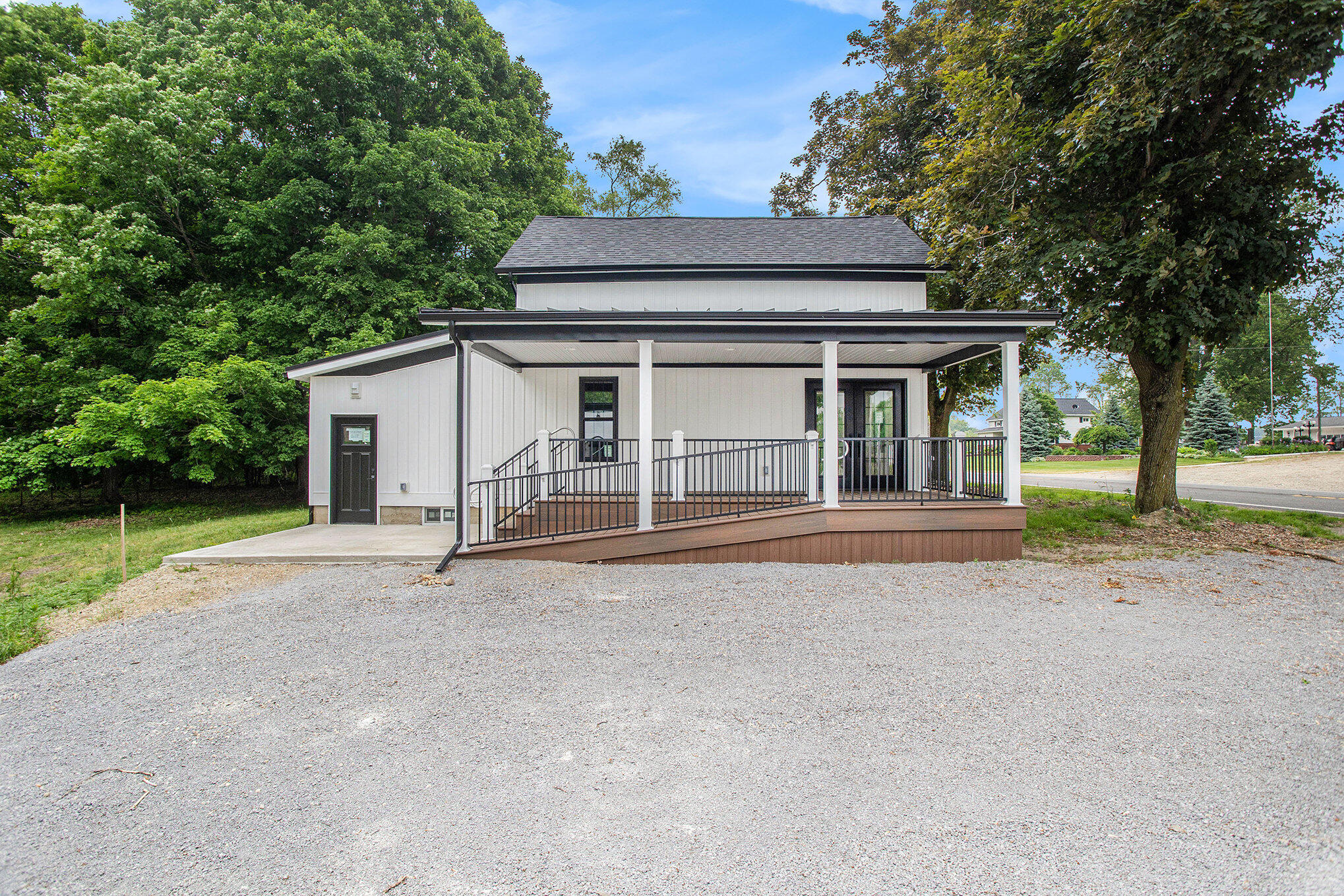 786 W Colon Road