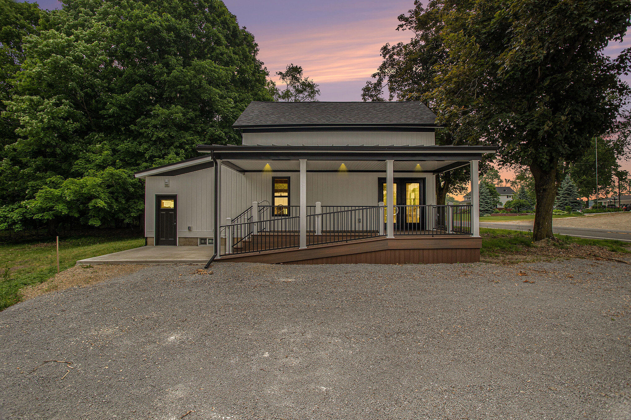786 W Colon Road
