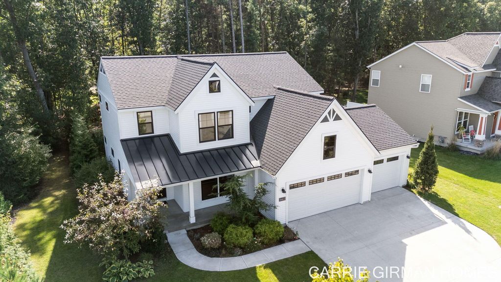 Photo of 14412 Windway Drive, Grand Haven, MI 49417 (MLS # 25050937)