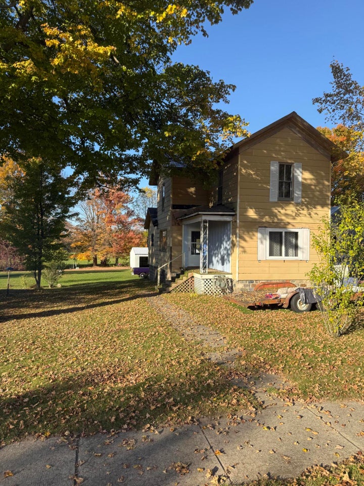 Photo 1 of 22 — 223 E Division Street, Sherwood, MI 49089