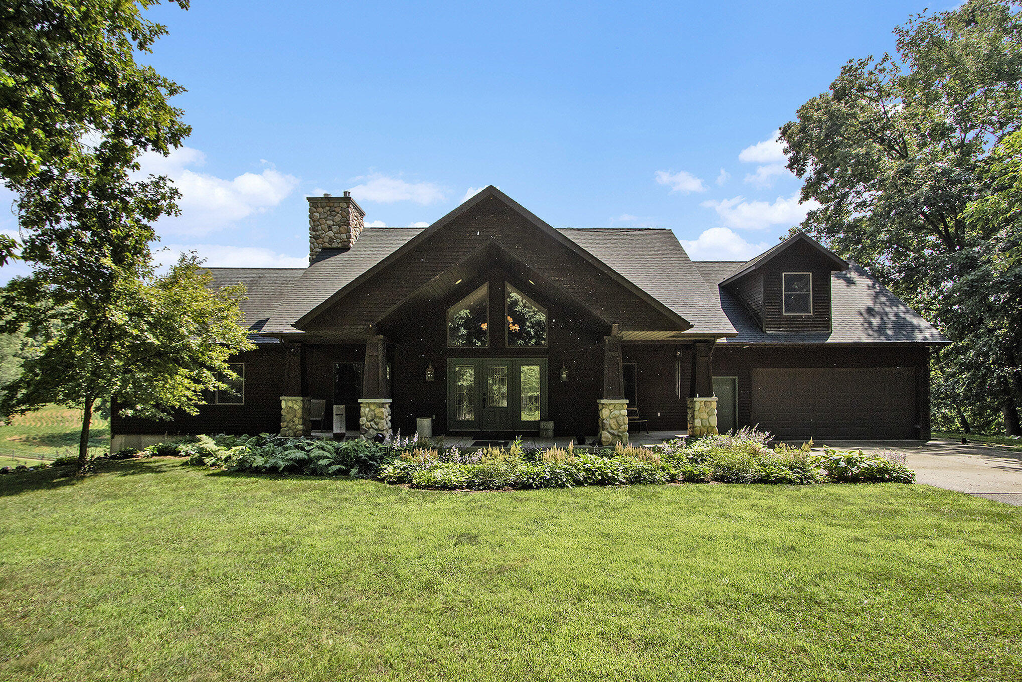 Plainwell, Michigan 49080, United States, 4 Bedrooms Bedrooms, ,3 BathroomsBathrooms,Residential,Pending,183508