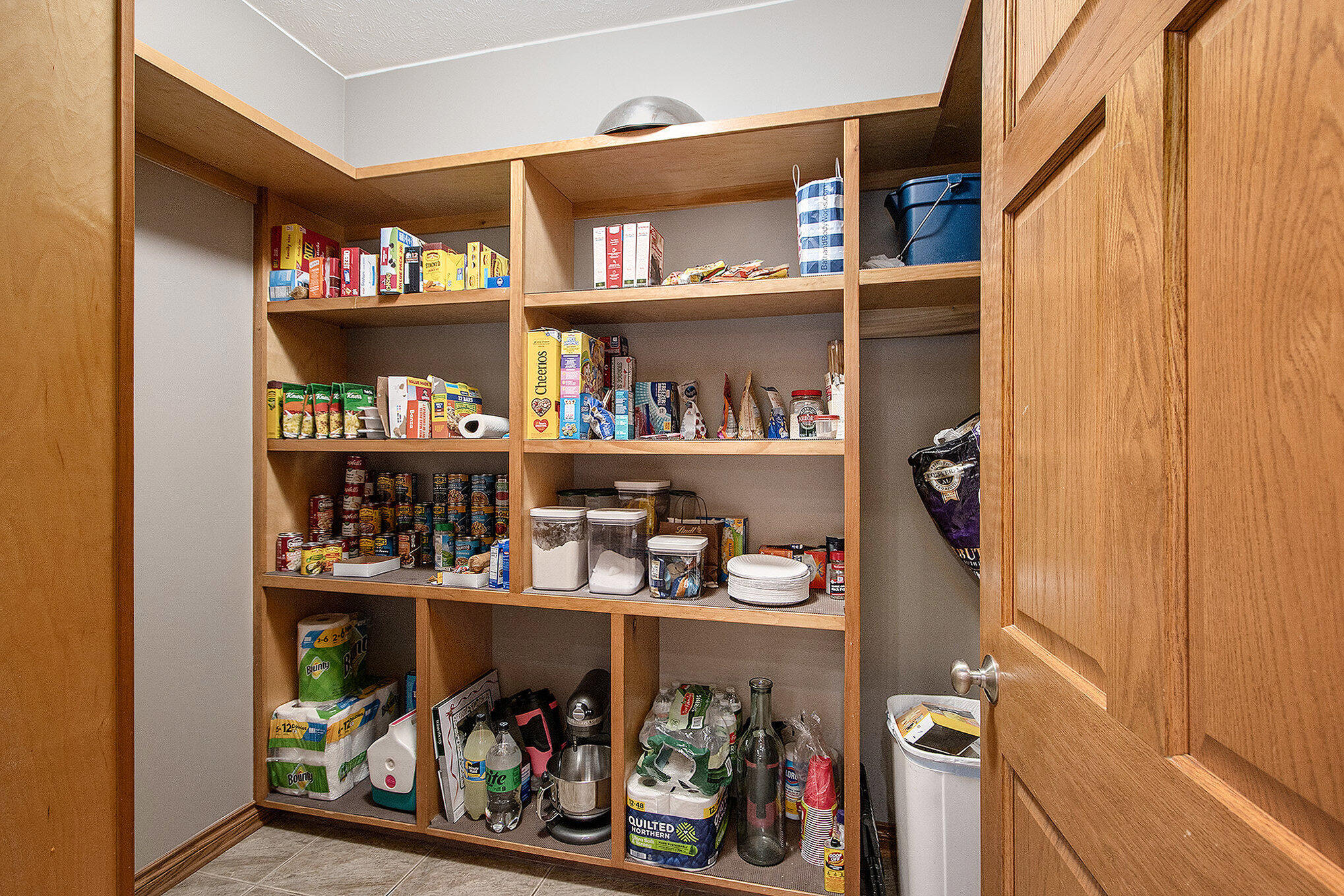 Plainwell, Michigan 49080, United States, 4 Bedrooms Bedrooms, ,3 BathroomsBathrooms,Residential,Pending,183508