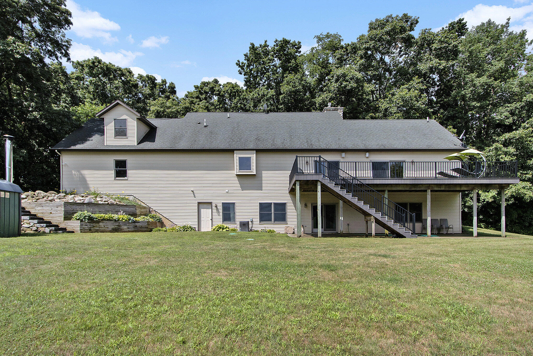 Plainwell, Michigan 49080, United States, 4 Bedrooms Bedrooms, ,3 BathroomsBathrooms,Residential,Pending,183508