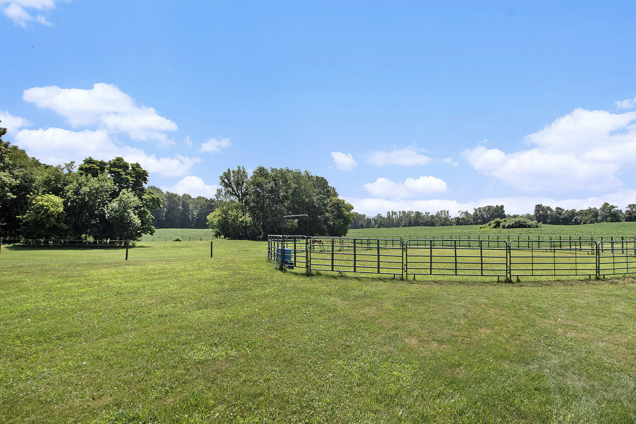 Plainwell, Michigan 49080, United States, 4 Bedrooms Bedrooms, ,3 BathroomsBathrooms,Residential,Pending,183508