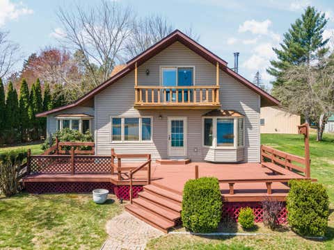 Photo for 612 W River Court