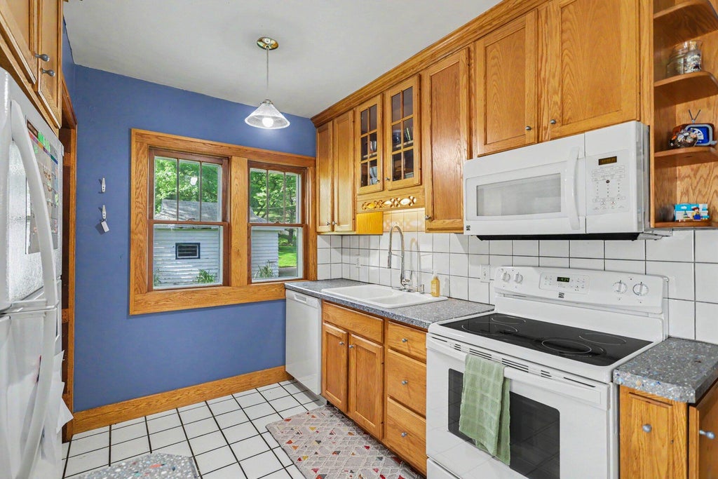 Photo of 20 E Langley Road, Battle Creek, MI 49015 (MLS # 26027959)