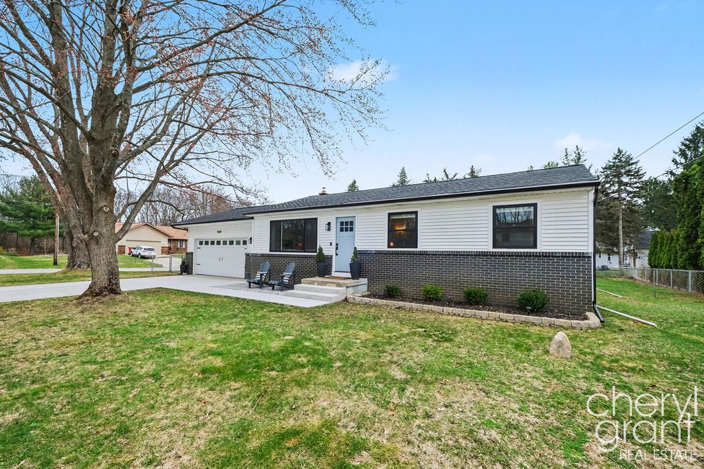 Photo of 4040 Ziverts Street NE, Rockford, MI 49341 (MLS # 26015013)