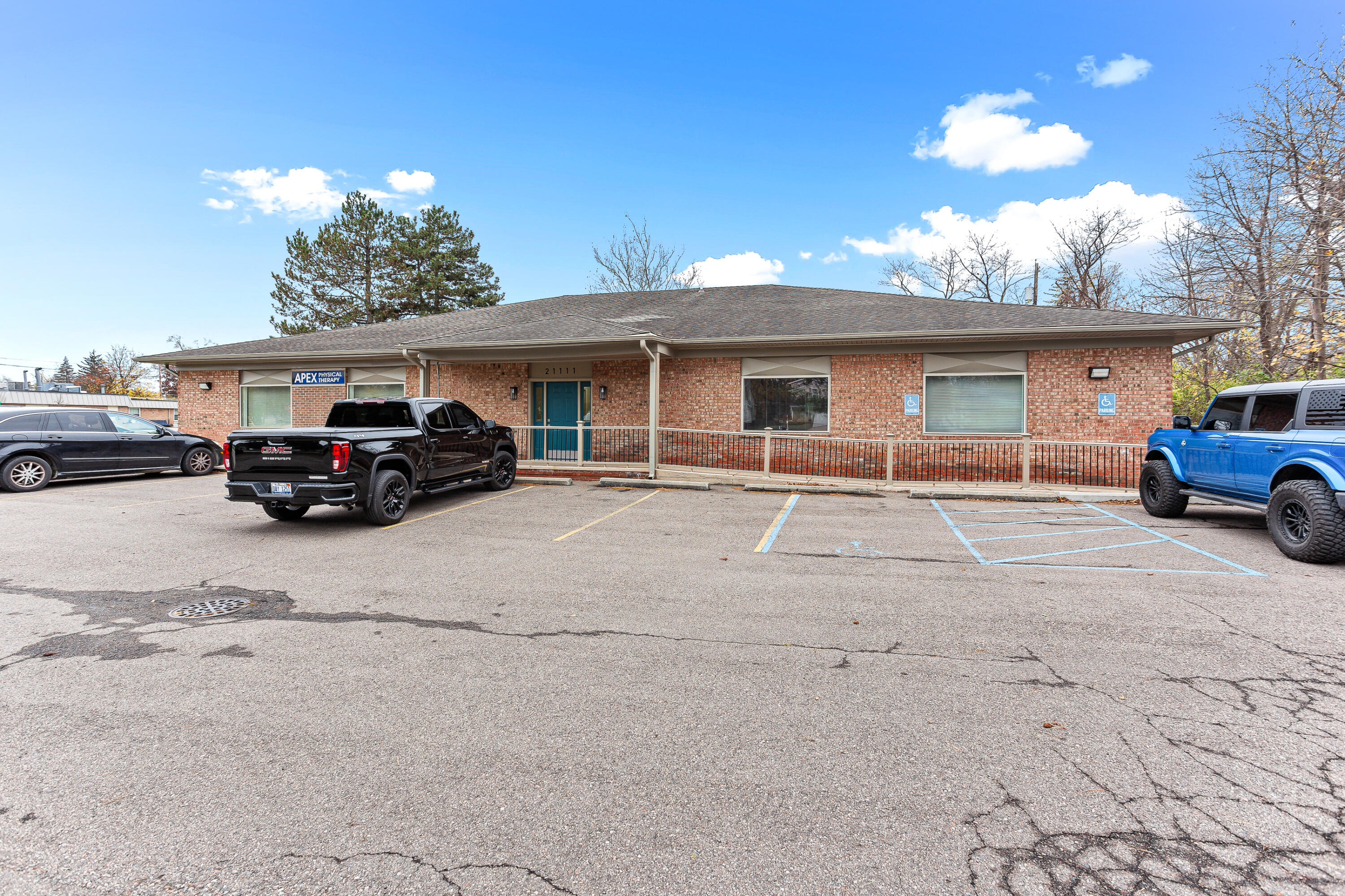 21111 middlebelt road Road