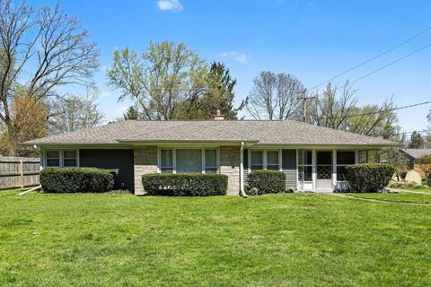 Photo of 259 Wahwahtaysee Way, Battle Creek, MI 49015 (MLS # 26017473)