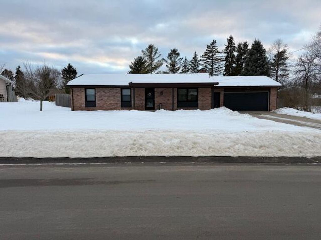 Photo of 2500 Rockhill Drive NE, Grand Rapids, MI 49525 (MLS # 26005242)