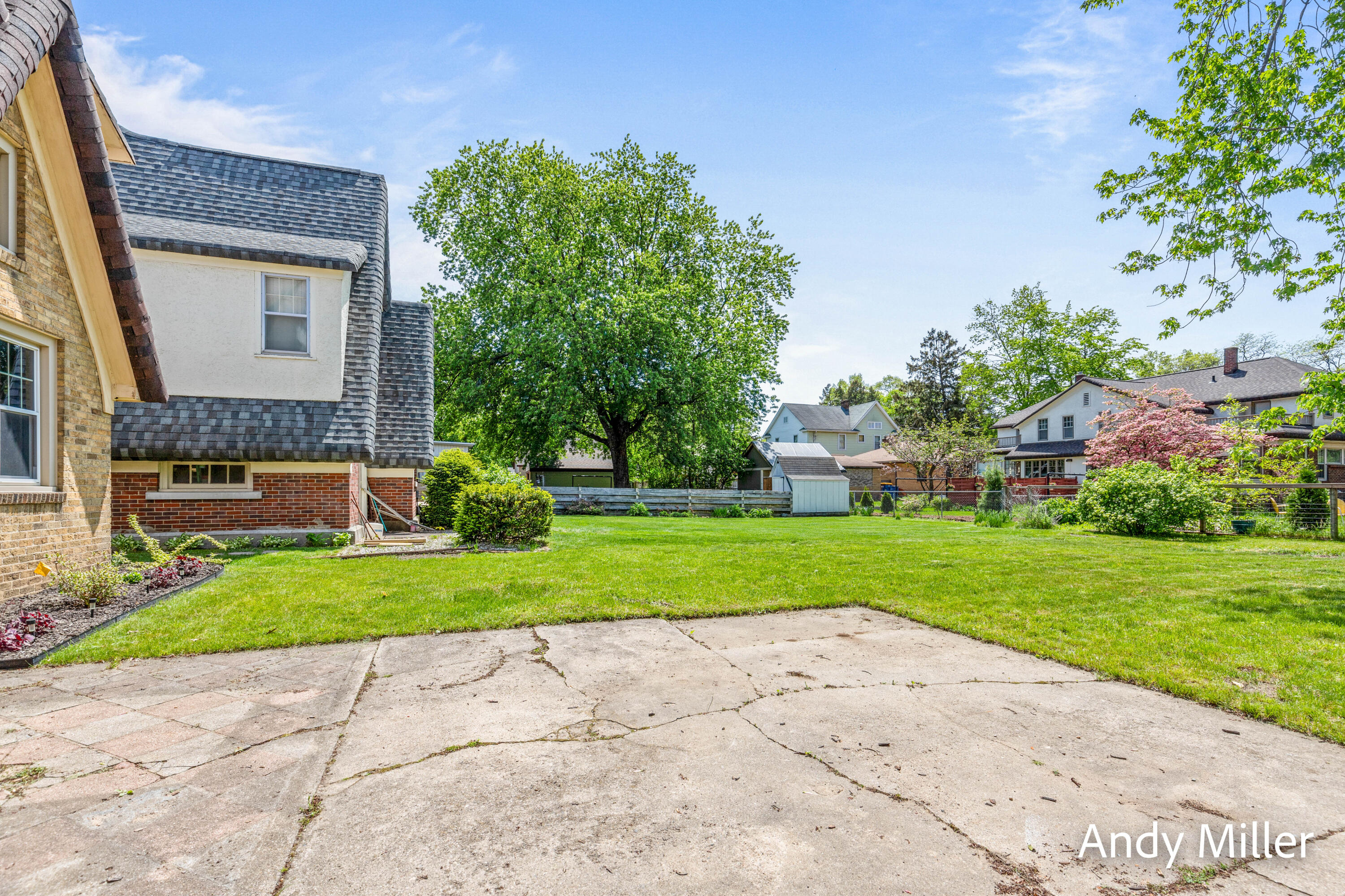 Photo 26 of 28 of 2031 Godwin Avenue SE house