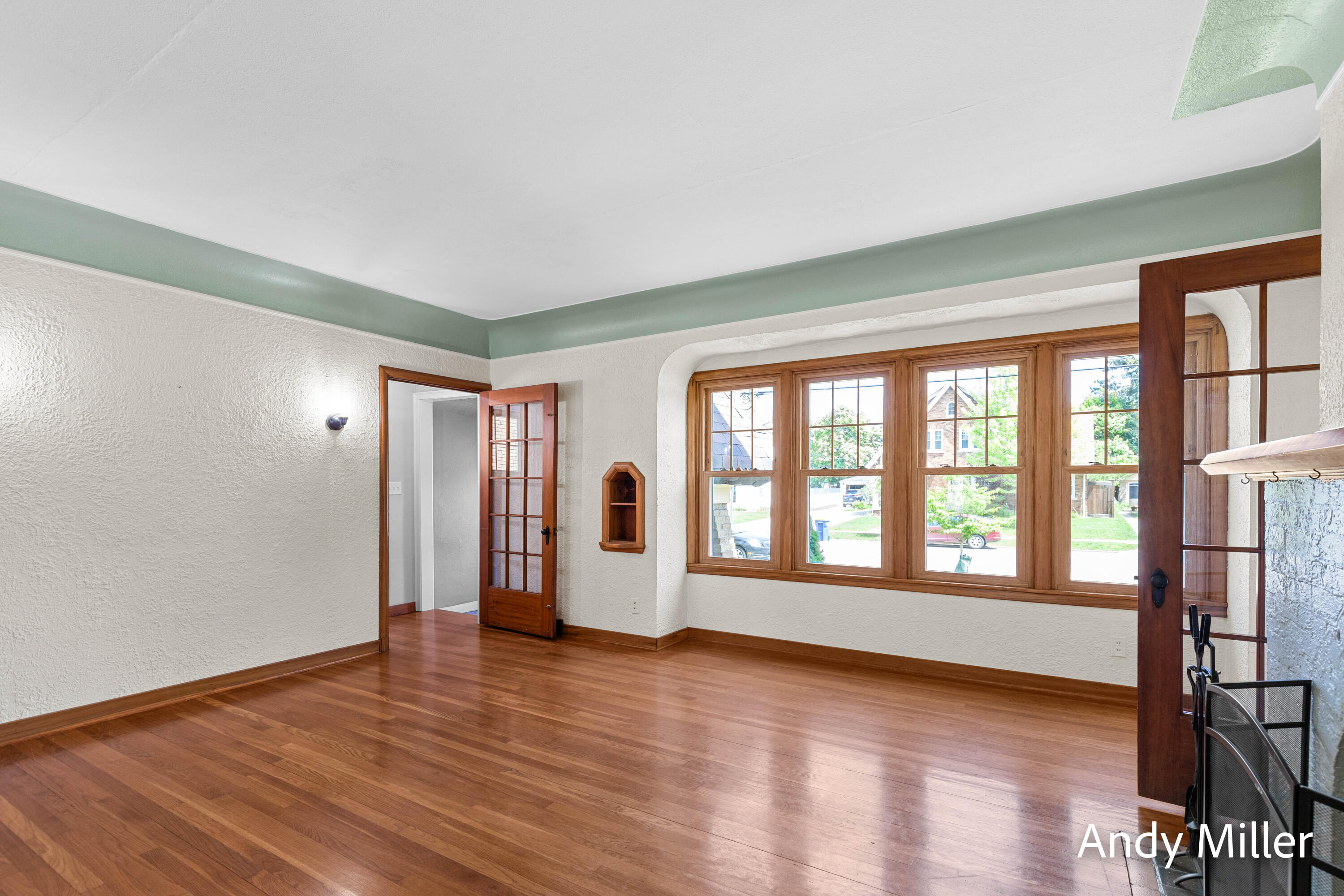 Photo 4 of 28 of 2031 Godwin Avenue SE house