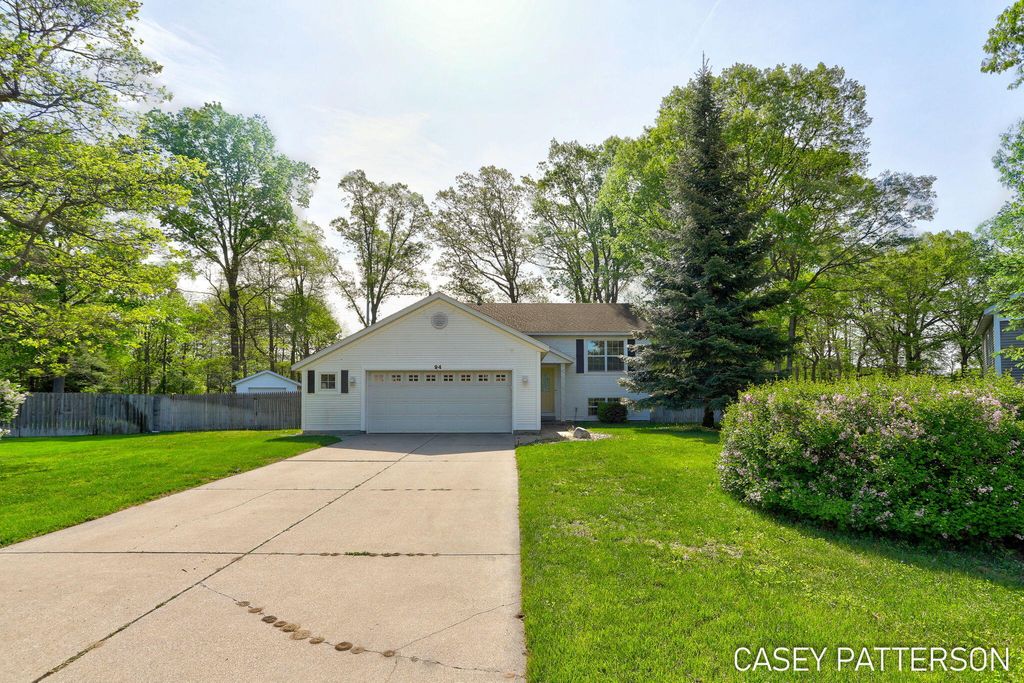 Photo of 94 Elwood Court, Holland, MI 49424 (MLS # 26025395)
