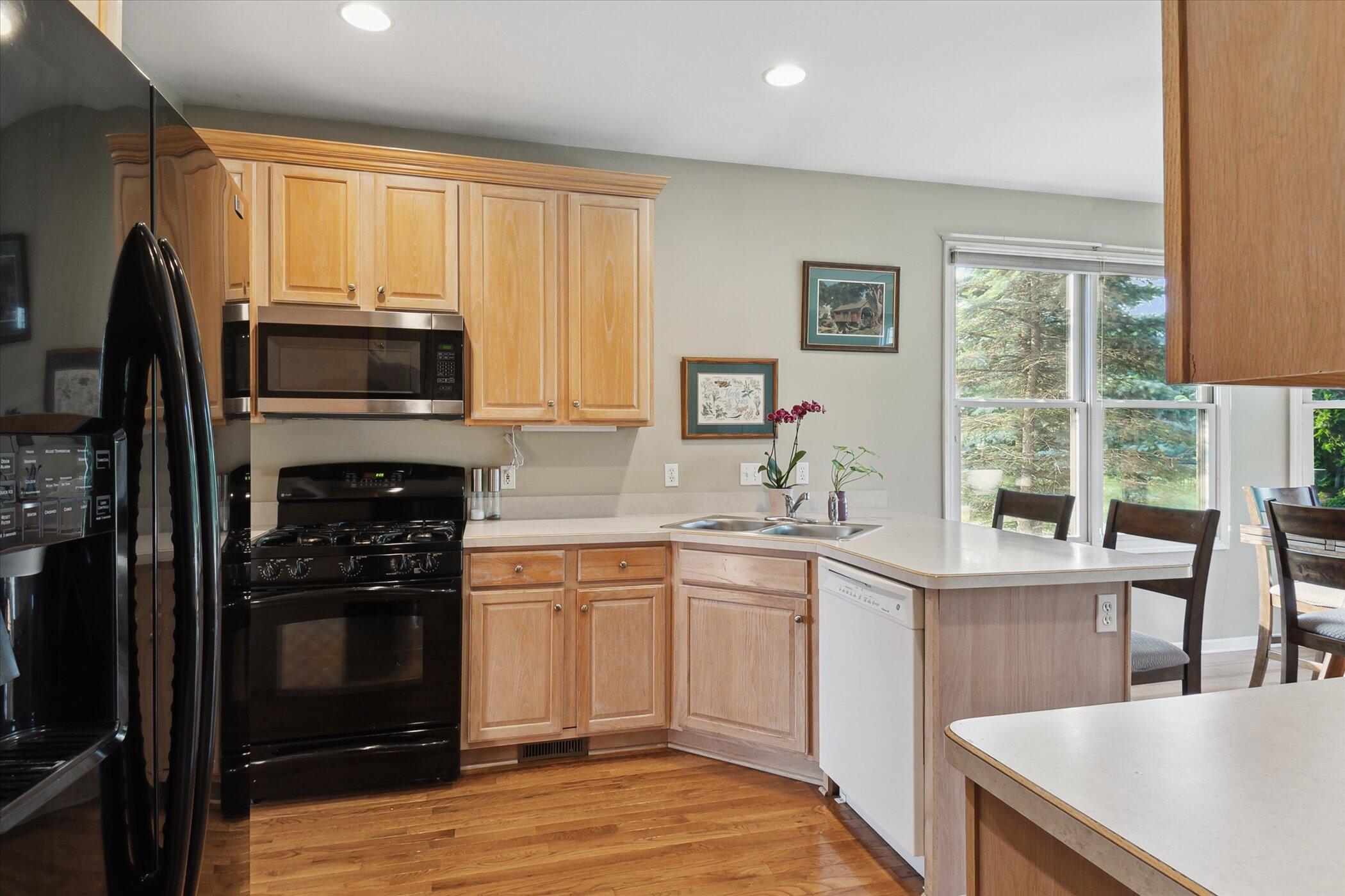 Howell, Michigan 48843, United States, 4 Bedrooms Bedrooms, ,3 BathroomsBathrooms,Residential,Active,149175