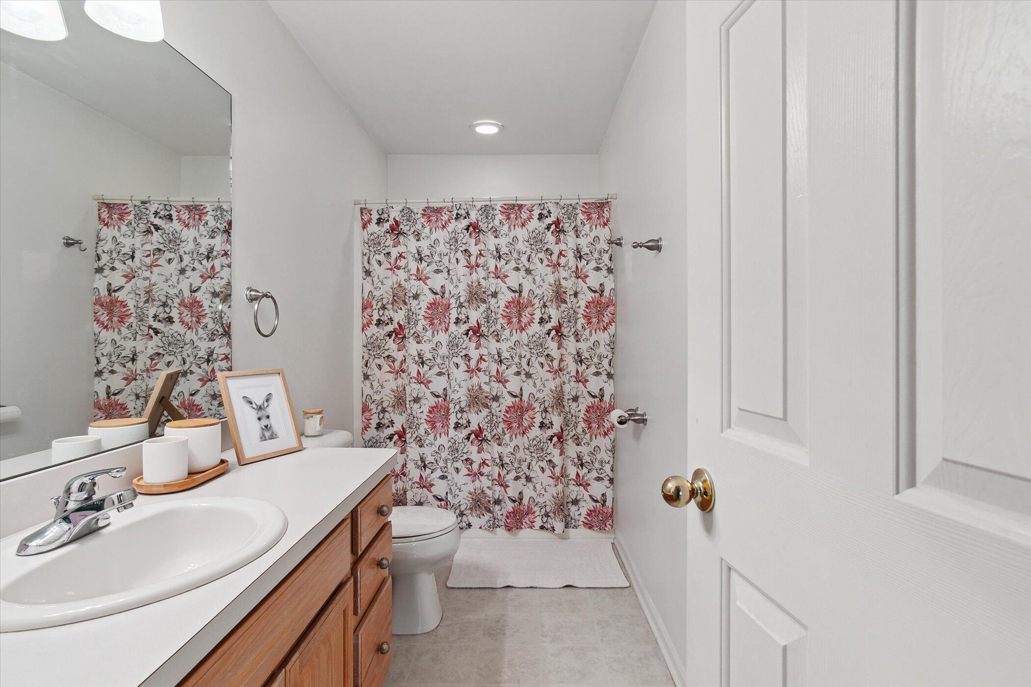 Howell, Michigan 48843, United States, 4 Bedrooms Bedrooms, ,3 BathroomsBathrooms,Residential,Active,149175