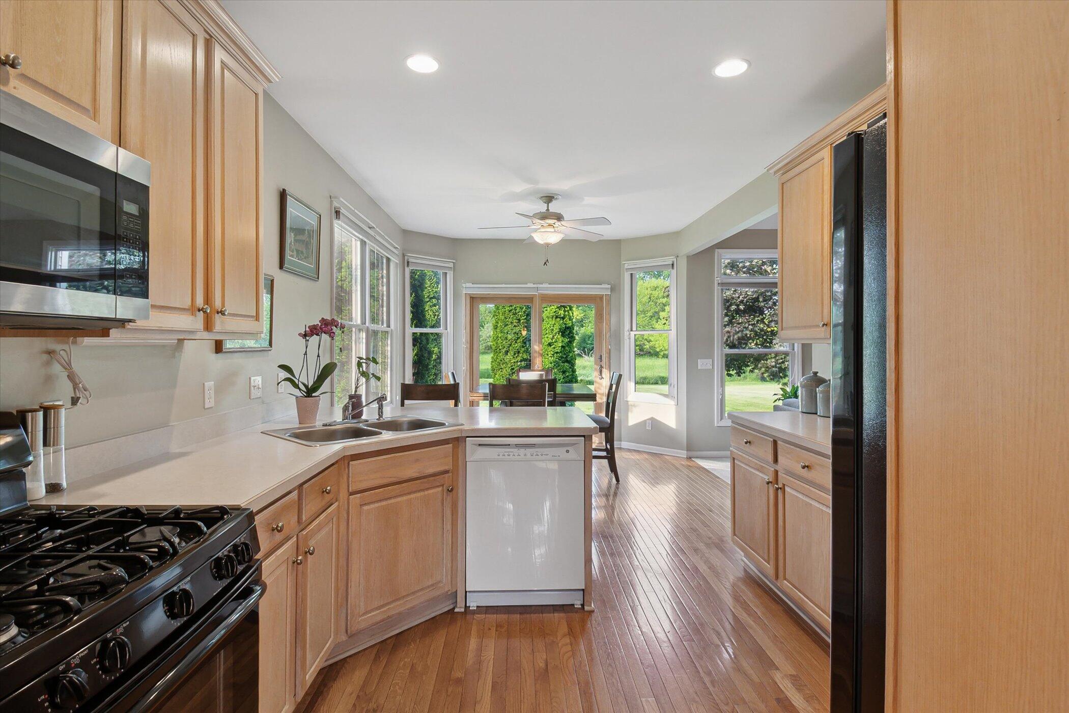 Howell, Michigan 48843, United States, 4 Bedrooms Bedrooms, ,3 BathroomsBathrooms,Residential,Active,149175