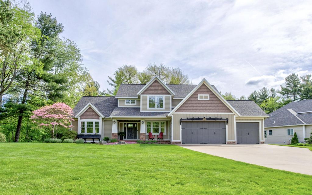 Photo of 18918 Whispering Pines Way, Spring Lake, MI 49456 (MLS # 26016069)