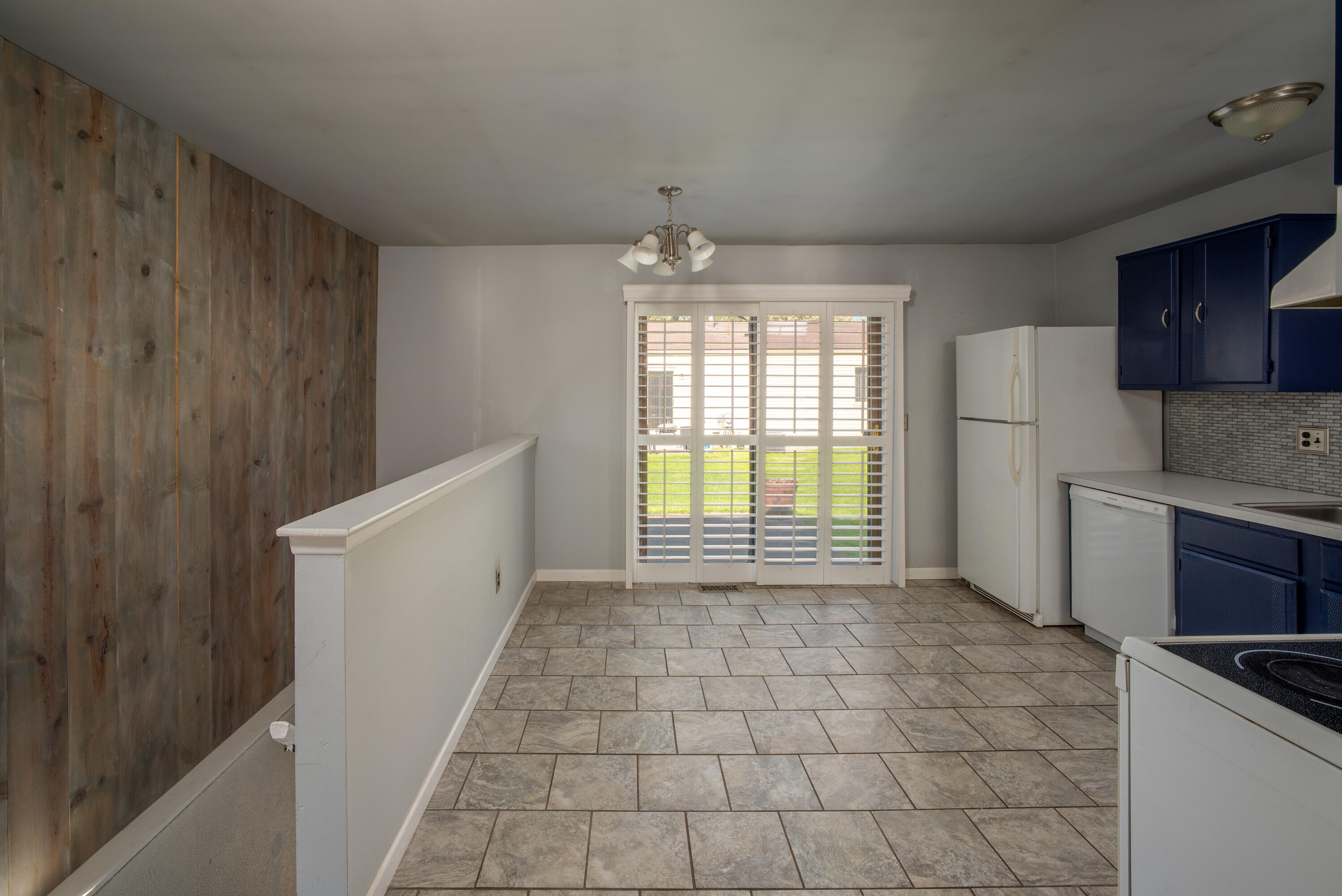 2887 Roundtree Drive