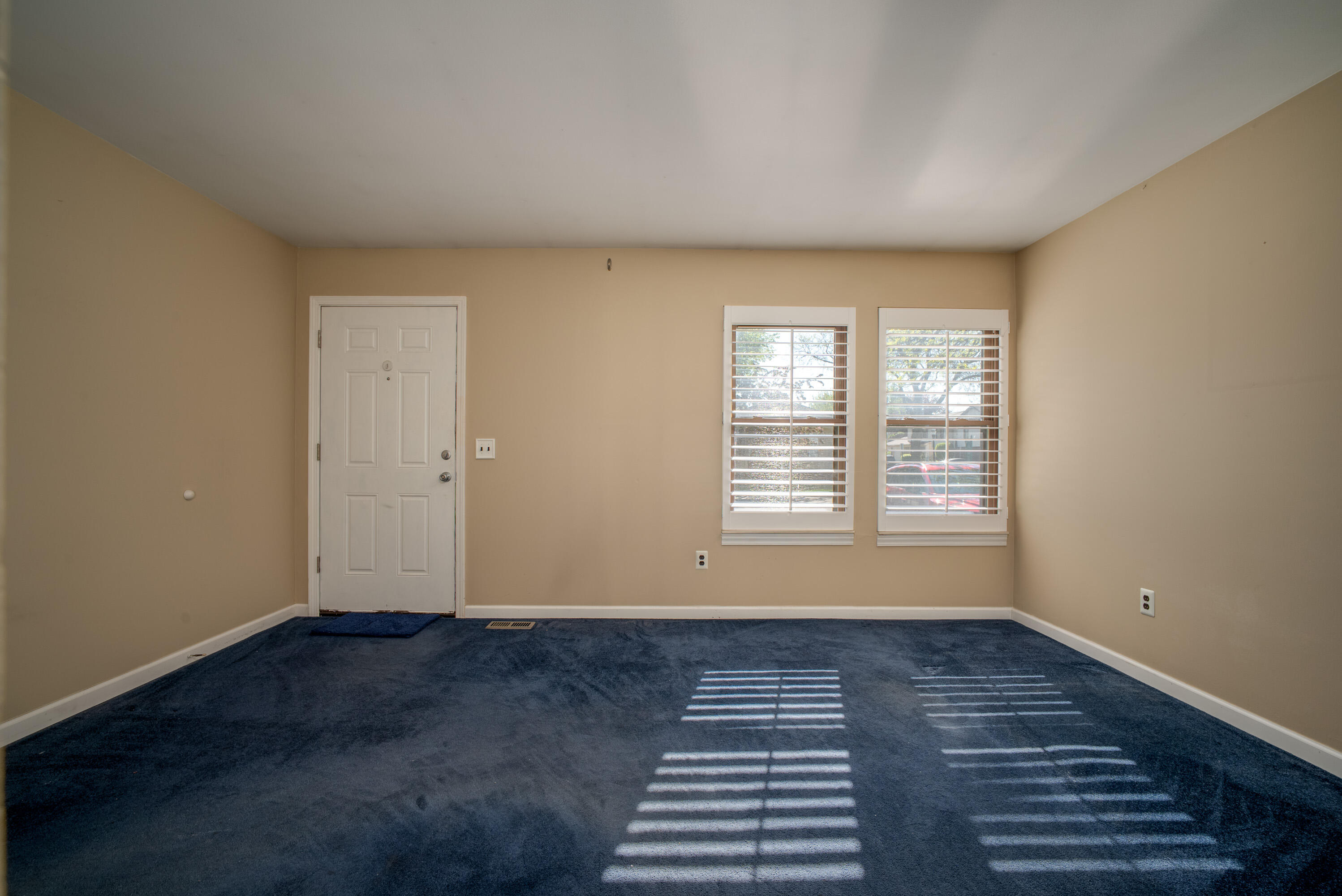 2887 Roundtree Drive