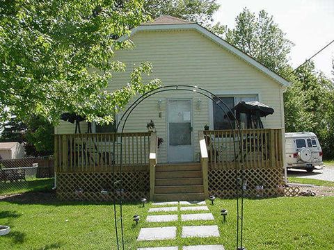 Photo of 427 Glenwood Avenue, Ypsilanti, MI 48198 (MLS # 26017594)