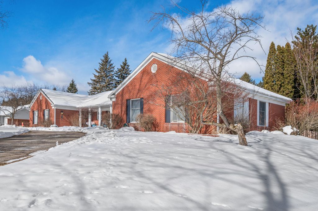 Photo of 910 Dexter Street, Big Rapids, MI 49307 (MLS # 26005510)