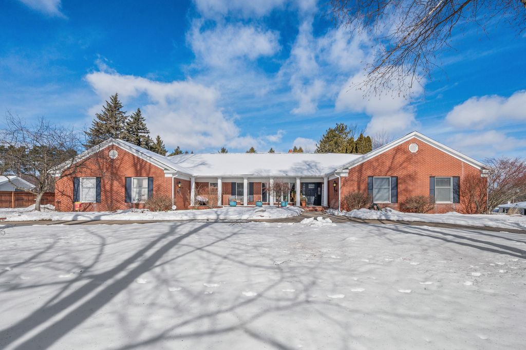 Photo of 910 Dexter Street, Big Rapids, MI 49307 (MLS # 26005510)